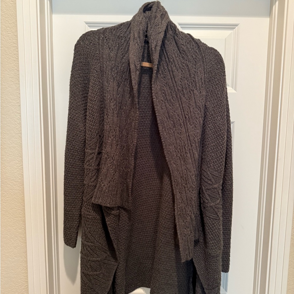 Cozy Gray DKNY LARGE Cable Knit Sweater